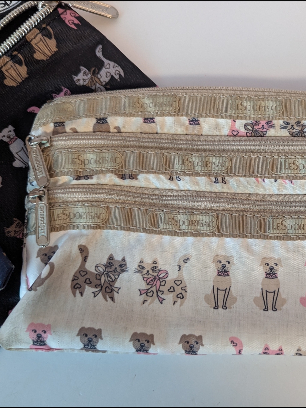 Set Of Three Travel Animal Theme Zip Pouches, LeSportsac, ProSports - Picture 3 of 11